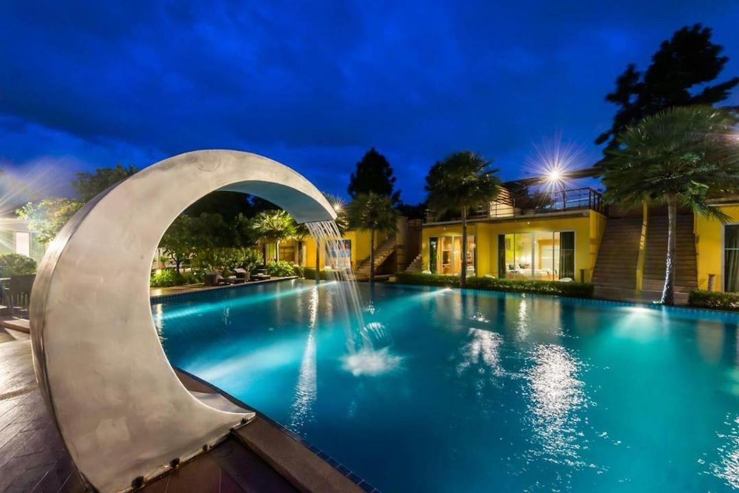Bangkok.Grand.Resort Bang Bo Exterior foto