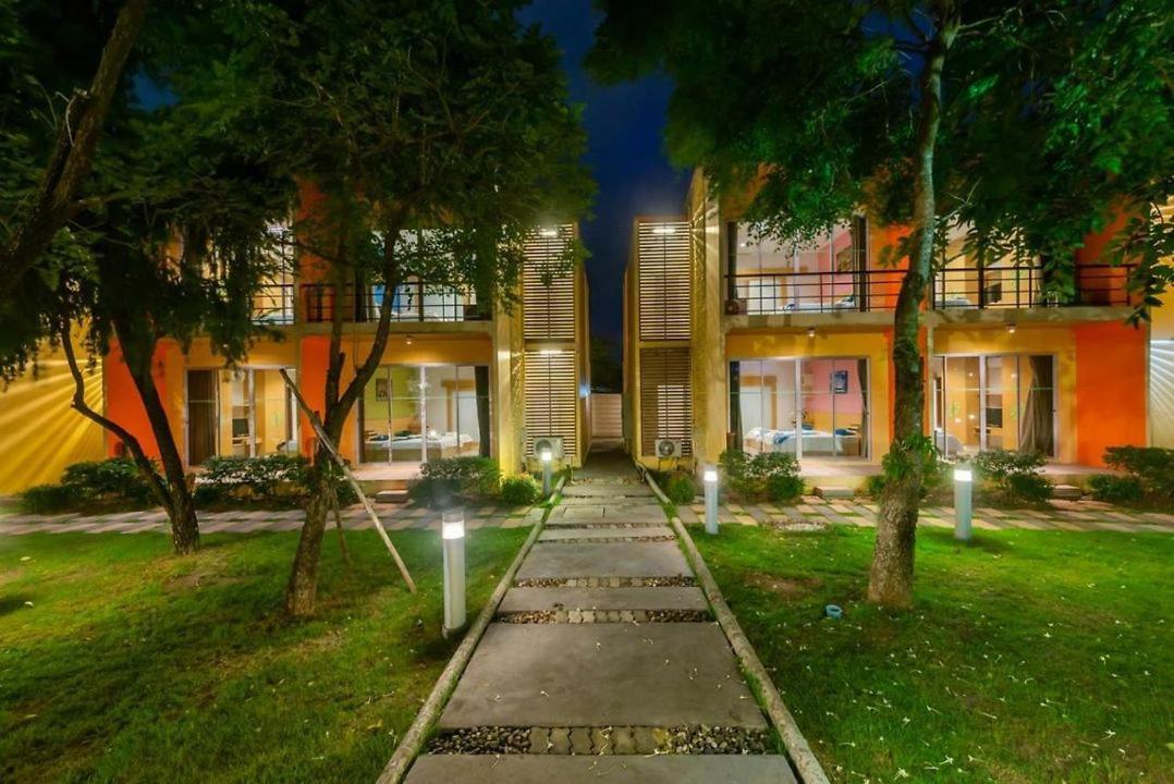 Bangkok.Grand.Resort Bang Bo Exterior foto
