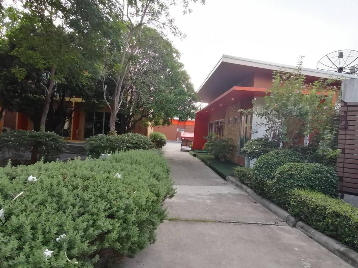 Bangkok.Grand.Resort Bang Bo Exterior foto